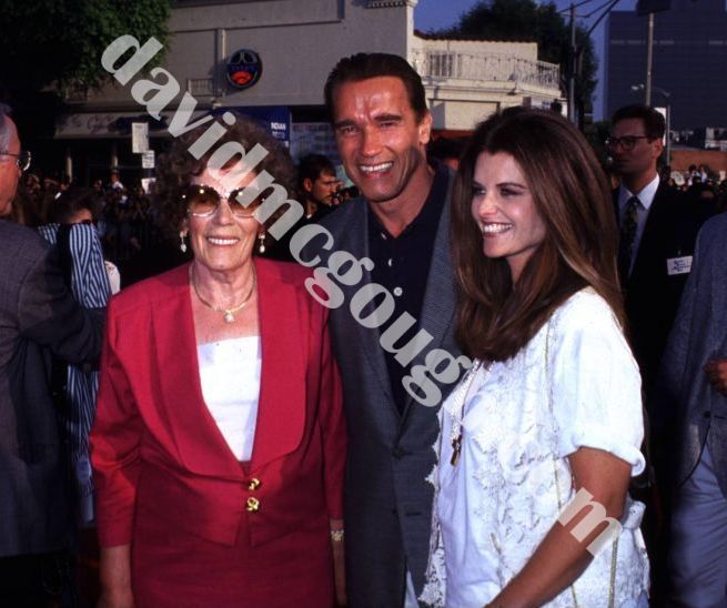 Arnold Schwarzenegger, mom and Maria Shriver 1993, LA.jpg